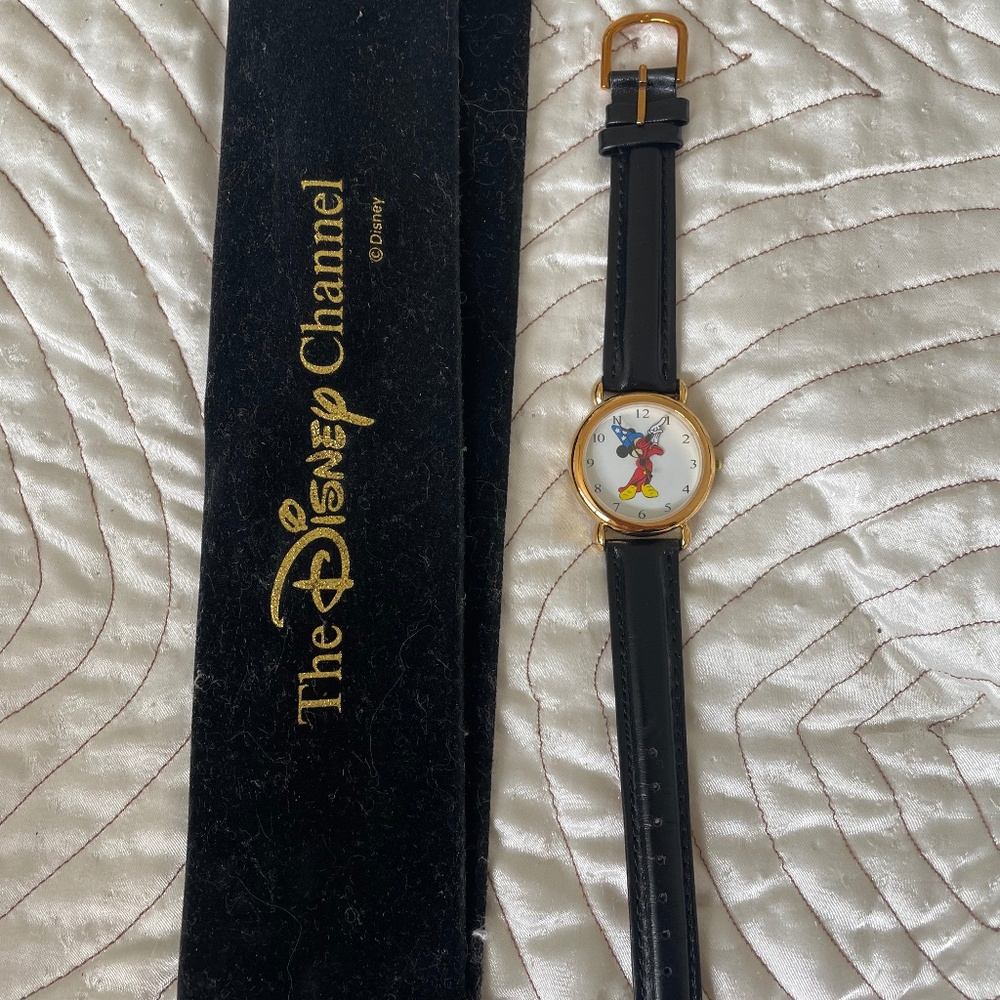 NEW Mickey Mouse Disney Watch Vintage Collectible